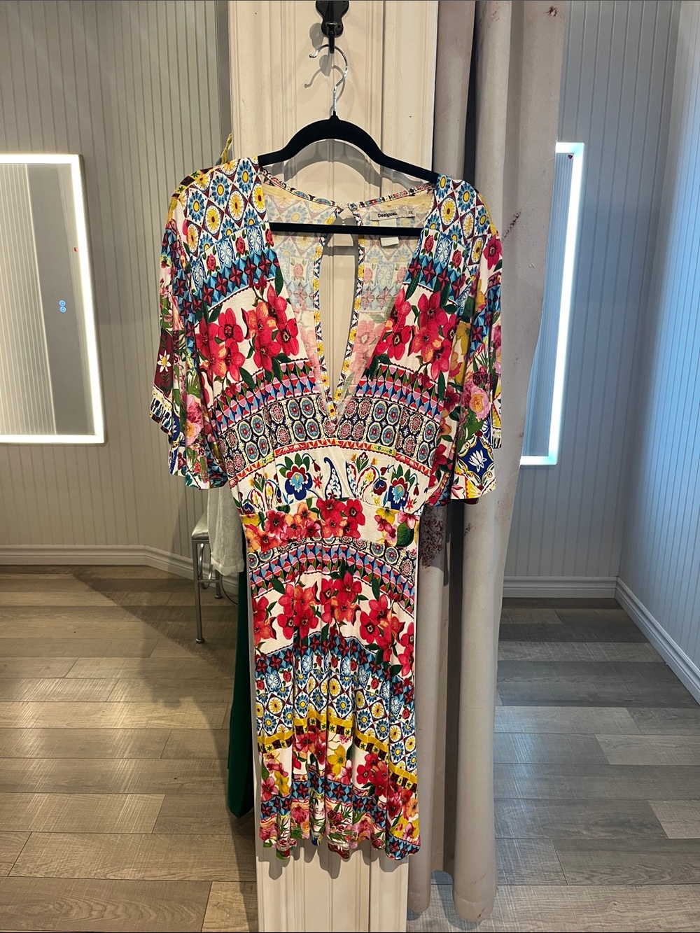 Desigual xxl Vibrant Floral V-Neck Women’s Dress - Multicolor